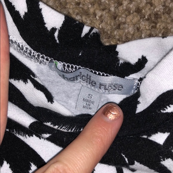 Black and white palm tree crop top size small - Picture 3 of 3